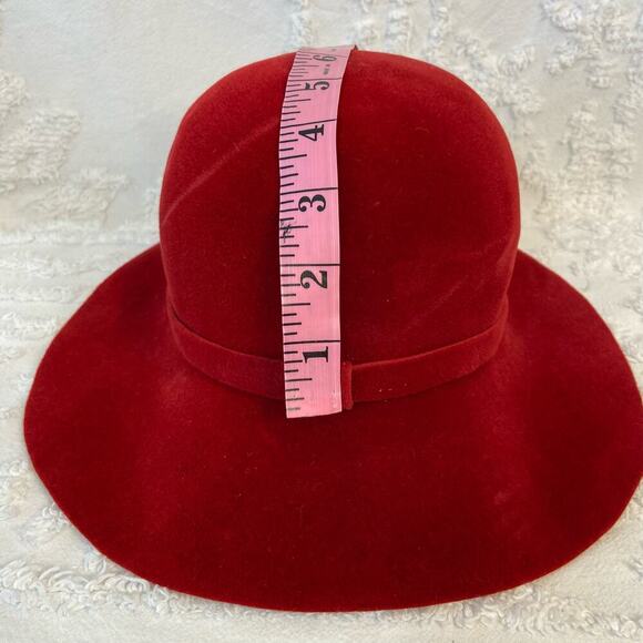 VINTAGE DACHETTES Red Mushroom Hat SzOS Velvet Victorian Regency 50s Era Costume - Picture 7 of 9